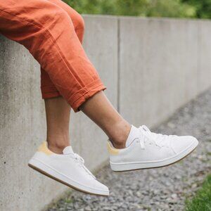 Suavs The Classic Knit Sneaker in butter size 7